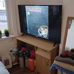Shoreditch Studio Apartment With Private Shower And Toilet